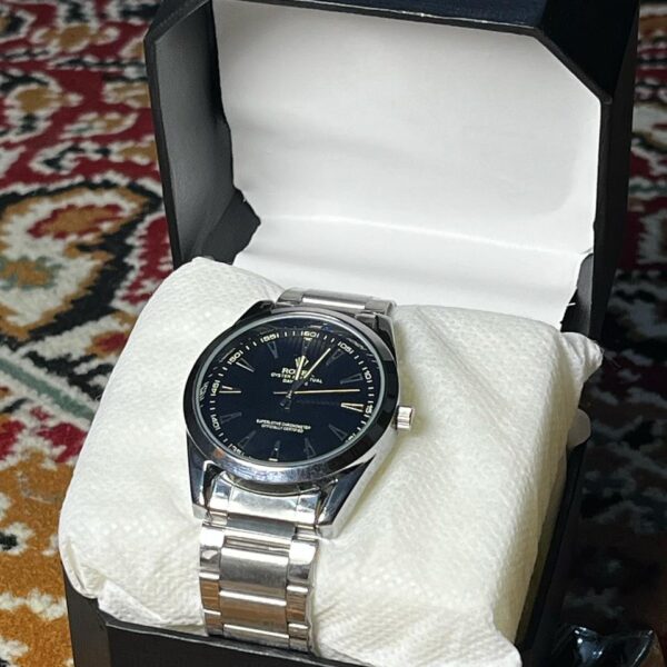 rolex watch for men with some premium design on it