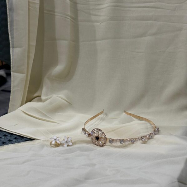 beautiful Hijab for girls with two Hijab pins and one  Hair catcher